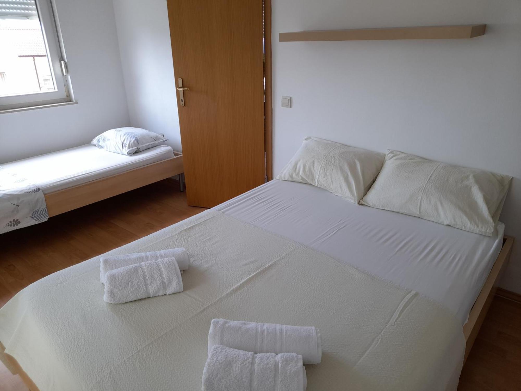 Apartments Malou Baška Voda Habitación foto