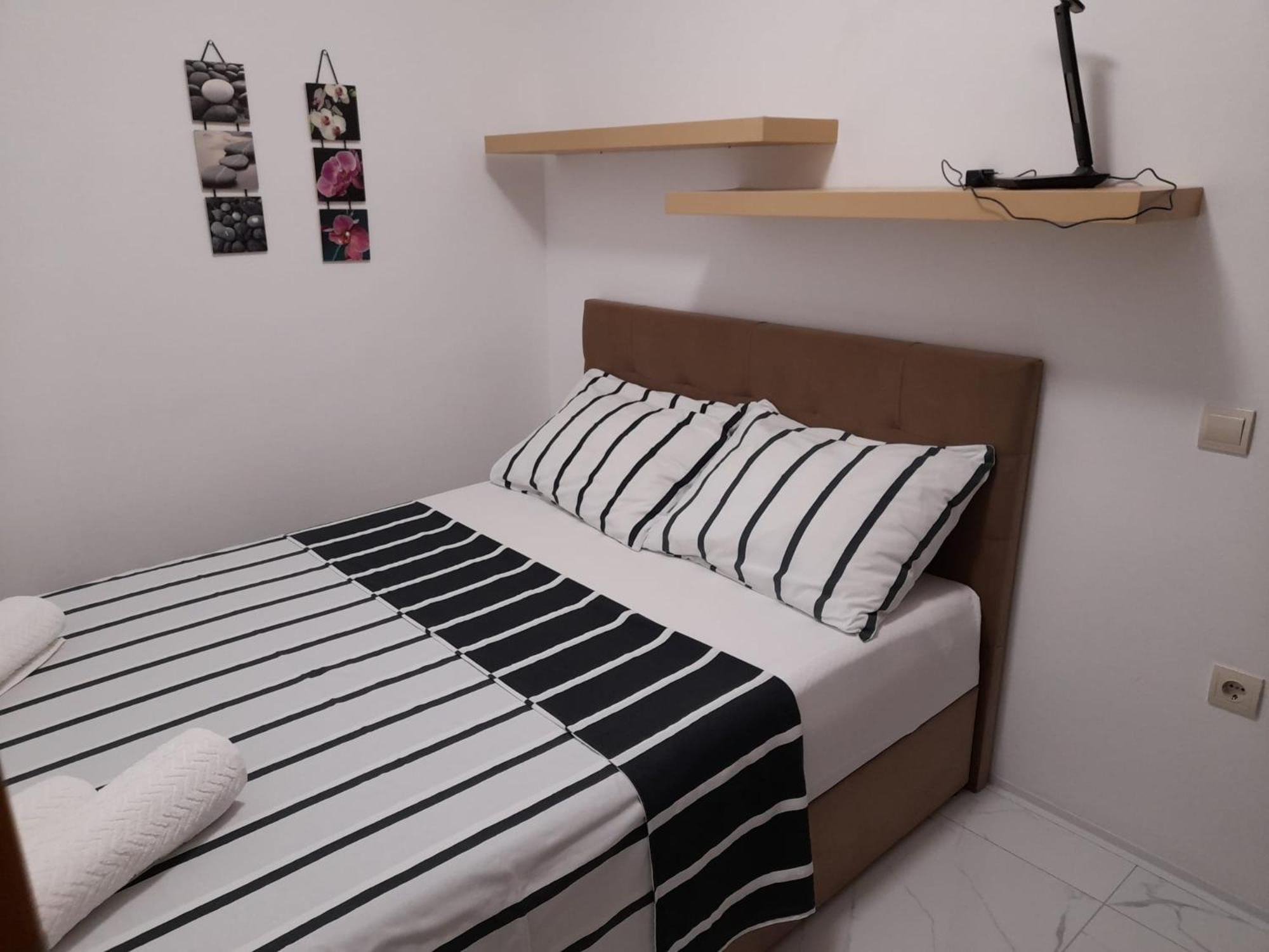 Apartments Malou Baška Voda Habitación foto
