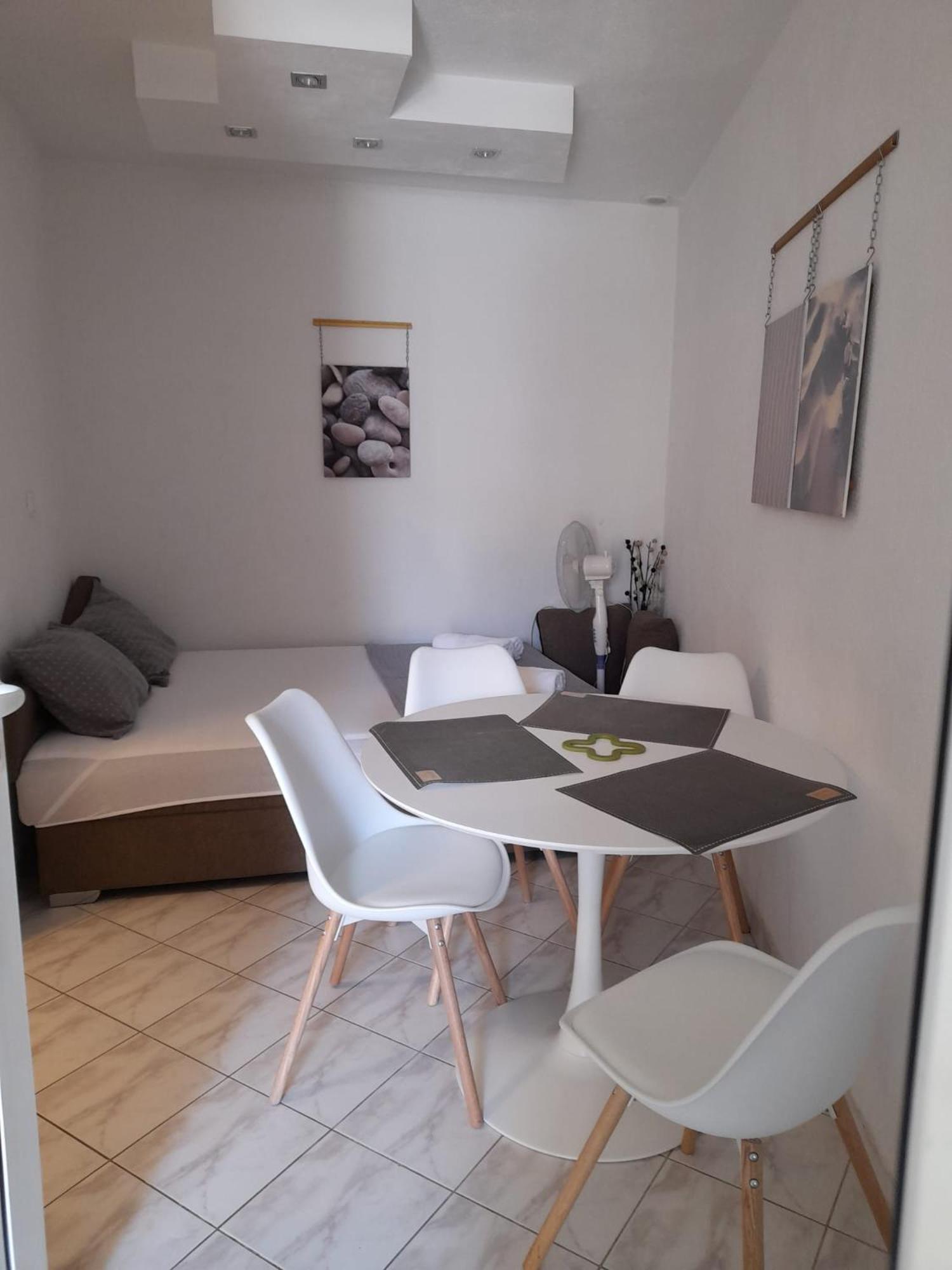 Apartments Malou Baška Voda Habitación foto
