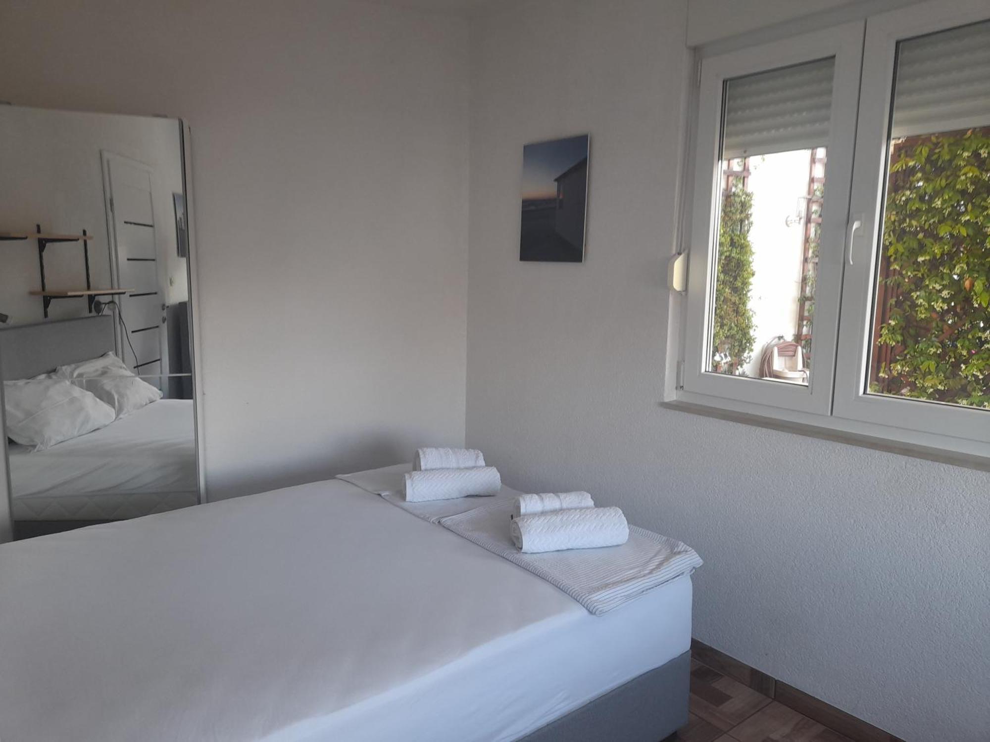 Apartments Malou Baška Voda Habitación foto