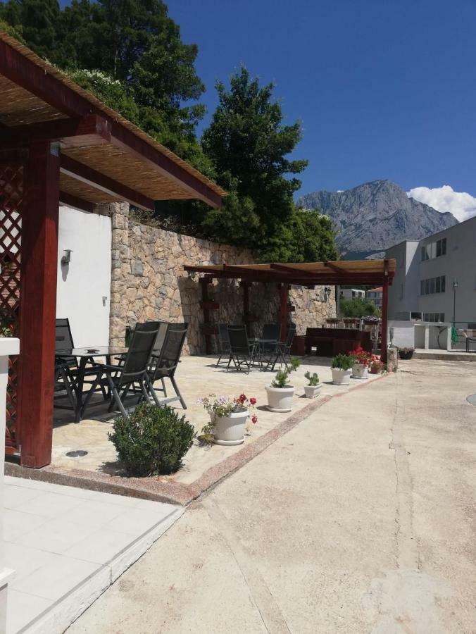 Apartments Malou Baška Voda Exterior foto